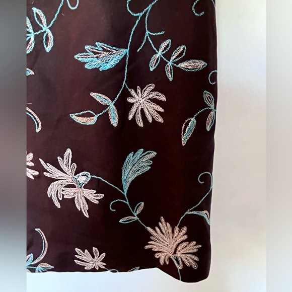NWT- Ann Taylor Loft Brown Linen Pencil Skirt w Floral Embroidery in Size 6 - Picture 4 of 14